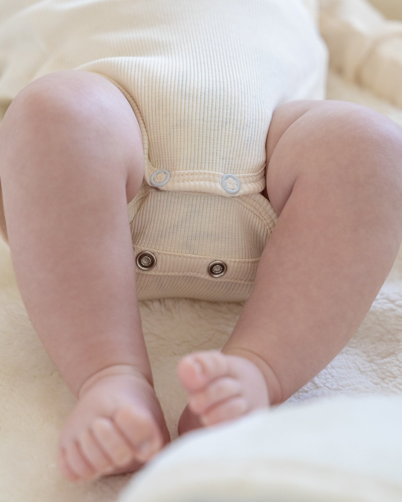 Adjustable Fit Onesie・Cream