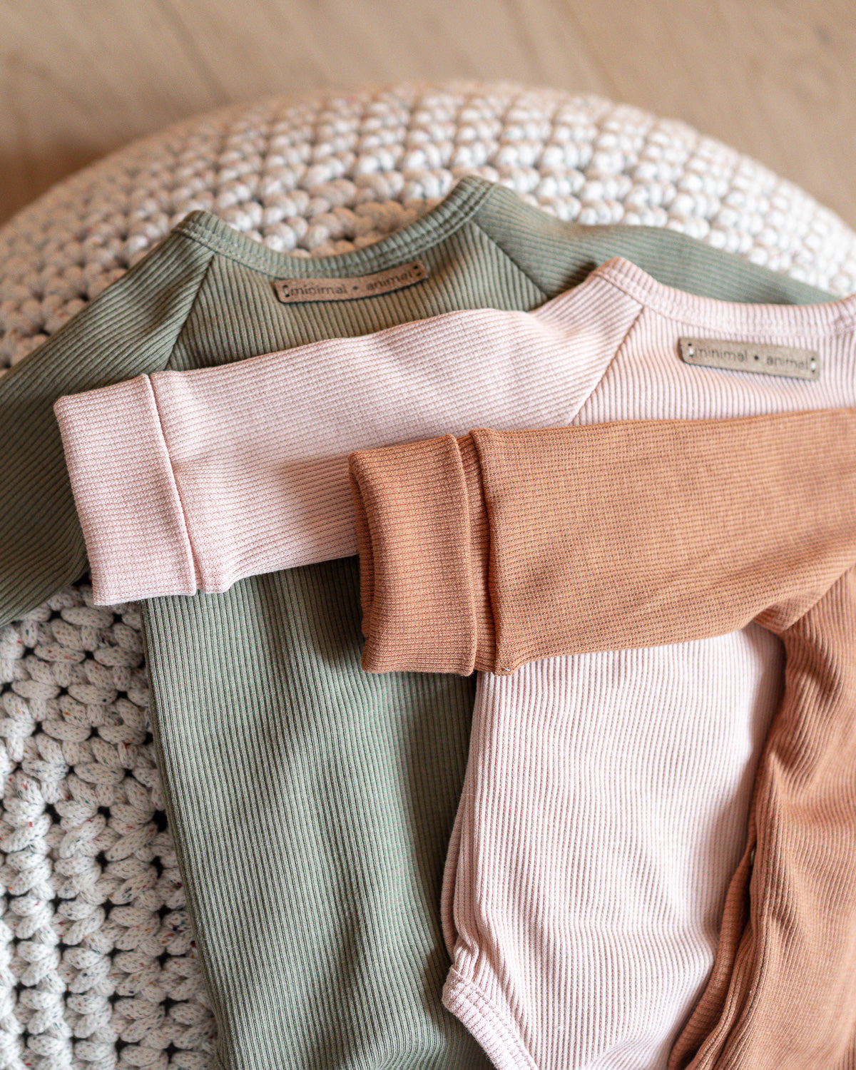 Onesie・pecan