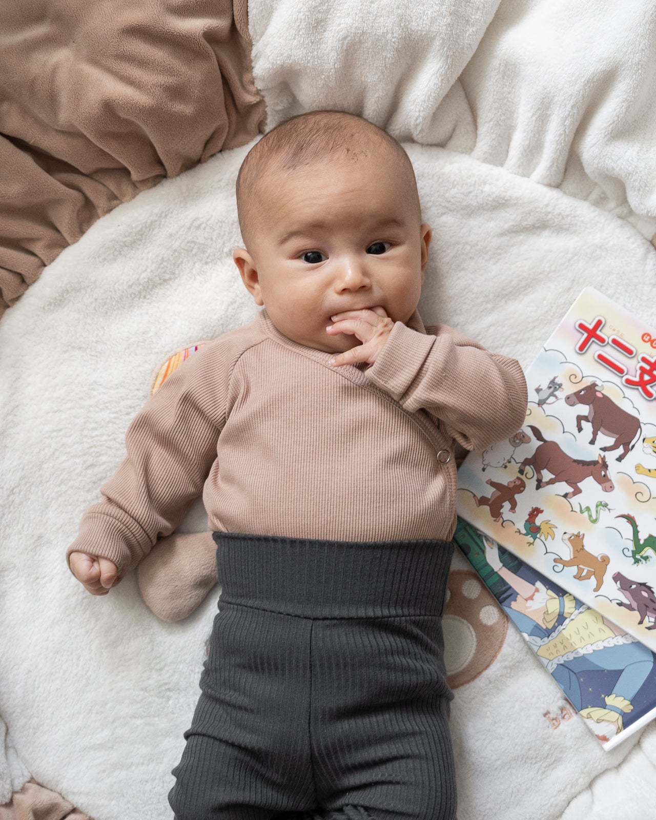 Baby body suit ・wrap adjustable fit・almond 
